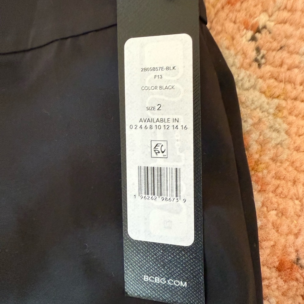 NWT BCBG MAXAZRIA Wide Leg Silky Black Pants - Size 2 - Picture 9 of 12